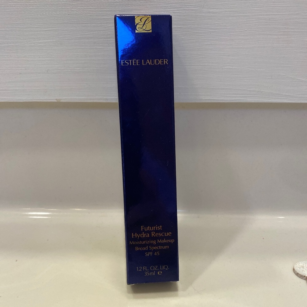 Estée Lauder Futurist Hydra Rescue foundation
